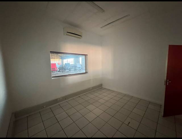 683M² WAREHOUSE TO LET IN SPARTAN